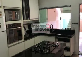 Foto 1 de Casa com 4 Quartos à venda, 220m² em Jardim Ana Rosa, Taubaté