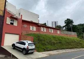 Foto 1 de Casa com 3 Quartos à venda, 190m² em Centro, Ponta Grossa