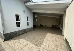 Foto 1 de Casa com 2 Quartos para alugar, 140m² em Areao, Taubaté