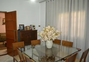 Foto 1 de Casa com 3 Quartos à venda, 241m² em São João, Sertãozinho