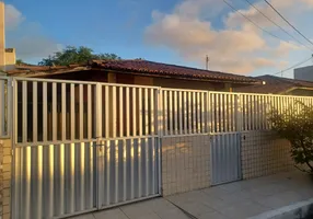 Foto 1 de Casa de Condomínio com 4 Quartos à venda, 190m² em Siqueira Campos, Aracaju
