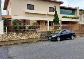 Foto 1 de Sobrado com 5 Quartos à venda, 510m² em Residencial Alberto Byington, Guaratinguetá