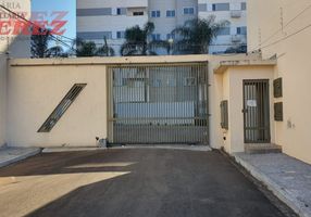 Apartamento com 2 quartos na Rua Florindo Salvador, Conjunto