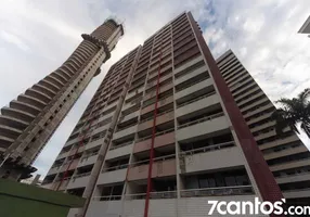 Foto 1 de Apartamento com 2 Quartos para alugar, 65m² em Meireles, Fortaleza