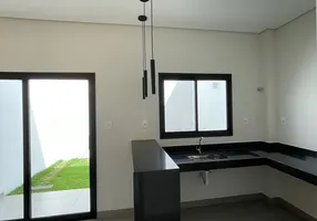 Foto 1 de Sobrado com 2 Quartos à venda, 83m² em Grand Ville, Uberlândia