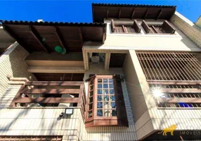 Foto 1 de Casa de Condomínio com 3 Quartos à venda, 409m² em São João, Porto Alegre
