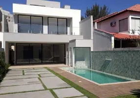 Foto 1 de Casa com 5 Quartos à venda, 380m² em Barra da Tijuca, Rio de Janeiro