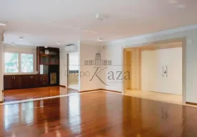 Foto 1 de Apartamento com 3 Quartos à venda, 306m² em Jardim Europa, São Paulo
