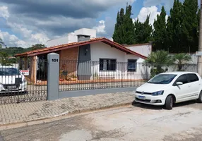 Foto 1 de Casa com 3 Quartos à venda, 200m² em Vila Santo Antonio, Atibaia