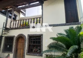 Foto 1 de Casa com 4 Quartos à venda, 240m² em Grajaú, Rio de Janeiro
