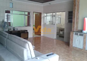 Foto 1 de Casa com 4 Quartos à venda, 300m² em Vila Creti, Carapicuíba