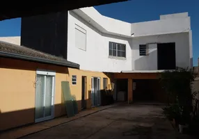 Foto 1 de Sobrado com 2 Quartos à venda, 198m² em Recanto Feliz, Elias Fausto