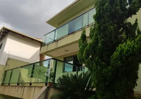 Foto 1 de Casa com 3 Quartos à venda, 180m² em Cabral, Contagem