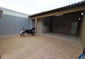 Foto 1 de Casa com 3 Quartos para alugar, 158m² em Brasil, Uberlândia