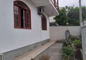 Foto 1 de Casa com 4 Quartos à venda, 200m² em Capoeiras, Florianópolis