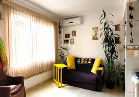 Foto 1 de Apartamento com 2 Quartos à venda, 48m² em Mont' Serrat, Porto Alegre