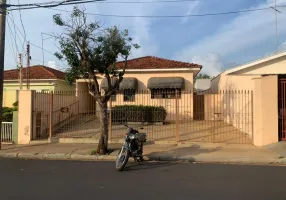 Foto 1 de Casa com 2 Quartos à venda, 195m² em Centro, Araraquara