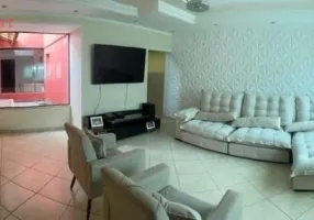 Foto 1 de Sobrado com 4 Quartos à venda, 262m² em Vila Alto de Santo Andre, Santo André