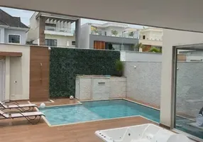 Foto 1 de Casa com 4 Quartos à venda, 284m² em Recreio Dos Bandeirantes, Rio de Janeiro