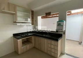 Foto 1 de Casa com 4 Quartos para alugar, 106m² em Jardim Karaíba, Uberlândia