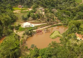 Foto 1 de Fazenda/Sítio com 3 Quartos à venda, 20000m² em Santana, São José dos Campos