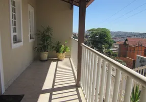 Foto 1 de Casa com 3 Quartos à venda, 279m² em Álvaro Camargos, Belo Horizonte