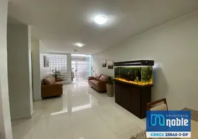 Foto 1 de Sobrado com 4 Quartos à venda, 160m² em Asa Sul, Brasília