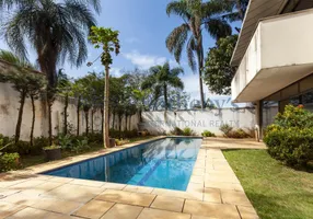 Foto 1 de Casa com 4 Quartos para venda ou aluguel, 710m² em Jardim Guedala, São Paulo