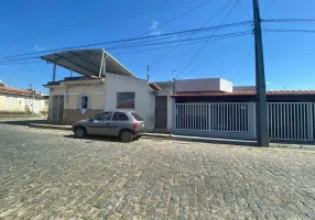 Foto 1 de Casa com 3 Quartos à venda, 176m² em Padre Remaclo Foxius, Formiga