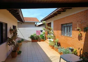 Foto 1 de Casa com 3 Quartos à venda, 337m² em Aurora, Londrina