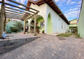 Foto 1 de Casa com 3 Quartos à venda, 220m² em Rio Branco, Belo Horizonte