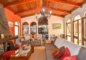 Foto 1 de Casa com 5 Quartos à venda, 410m² em Hugo Lange, Curitiba
