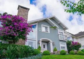 Foto 1 de Casa de Condomínio com 4 Quartos à venda, 270m² em Buena Vista Village, Gramado