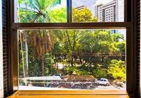 Foto 1 de Apartamento com 5 Quartos à venda, 313m² em Jaqueira, Recife