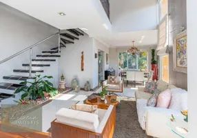 Foto 1 de Casa com 4 Quartos à venda, 438m² em Condomínio Iolanda, Taboão da Serra