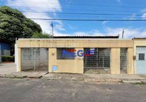 Foto 1 de Casa com 4 Quartos à venda, 300m² em Triângulo, Juazeiro do Norte