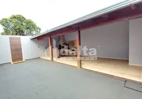 Foto 1 de Casa com 3 Quartos à venda, 210m² em Custódio Pereira, Uberlândia