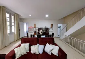 Foto 1 de Casa com 4 Quartos à venda, 220m² em Catete, Rio de Janeiro