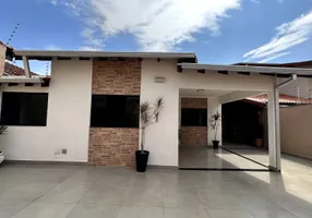 Foto 1 de Casa com 2 Quartos à venda, 130m² em Vila Planalto, Campo Grande