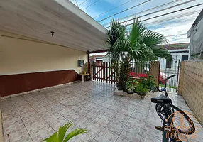 Foto 1 de Casa com 2 Quartos à venda, 76m² em Areia Branca, Santos