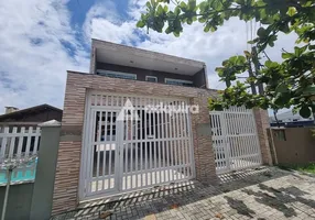 Foto 1 de Sobrado com 5 Quartos à venda, 240m² em Centro, Guaratuba