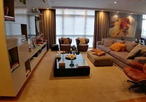 Foto 1 de Apartamento com 3 Quartos para alugar, 230m² em Higienópolis, São Paulo
