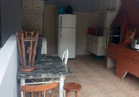 Foto 1 de Casa com 2 Quartos à venda, 107m² em Monte Serrat, Salvador
