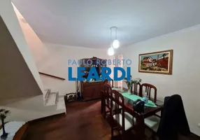Foto 1 de Casa com 3 Quartos à venda, 200m² em Vila Scarpelli, Santo André