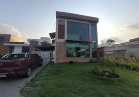 Foto 1 de Casa com 4 Quartos para alugar, 285m² em Ponta Negra, Manaus