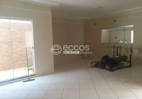 Foto 1 de Casa com 3 Quartos à venda, 210m² em Cidade Jardim, Uberlândia