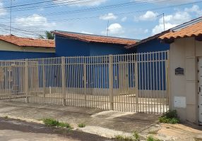 Foto 1 de Casa com 6 Quartos à venda, 240m² em Jardim Mariliza, Goiânia