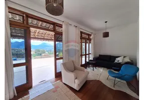 Foto 1 de Casa com 3 Quartos à venda, 257m² em Braunes, Nova Friburgo