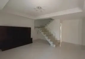 Foto 1 de Casa com 4 Quartos à venda, 145m² em São Marcos, Macaé