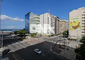 Foto 1 de Apartamento com 3 Quartos à venda, 110m² em Leme, Rio de Janeiro